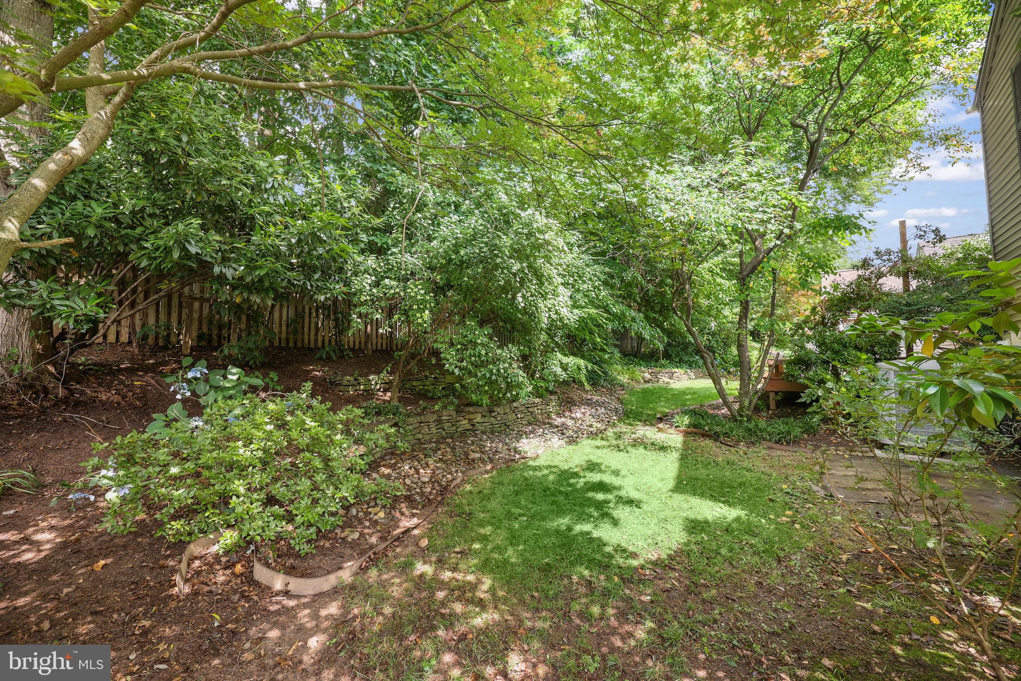 LAKE BRADDOCK - Residential