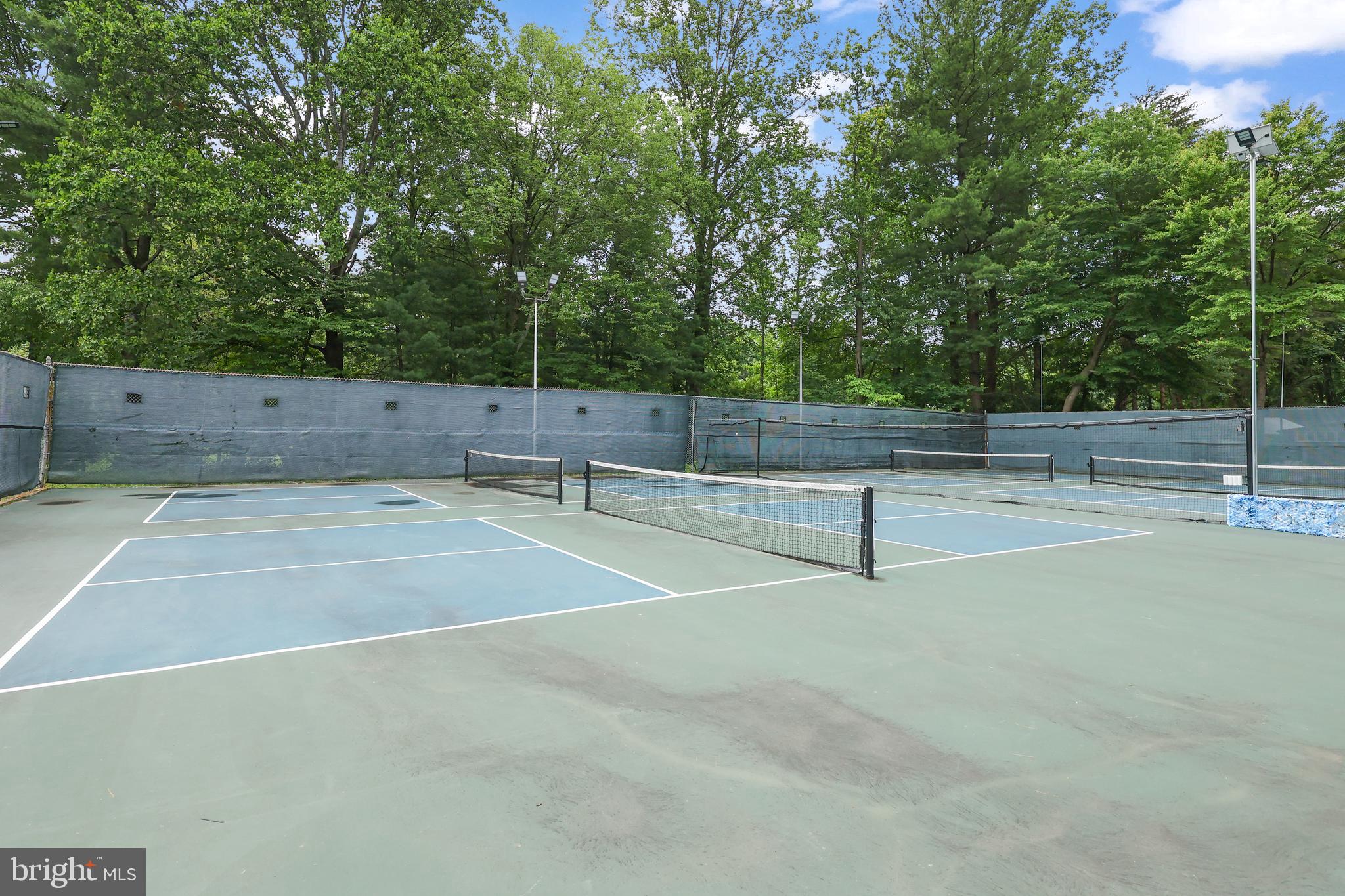 LAKE BRADDOCK - Residential