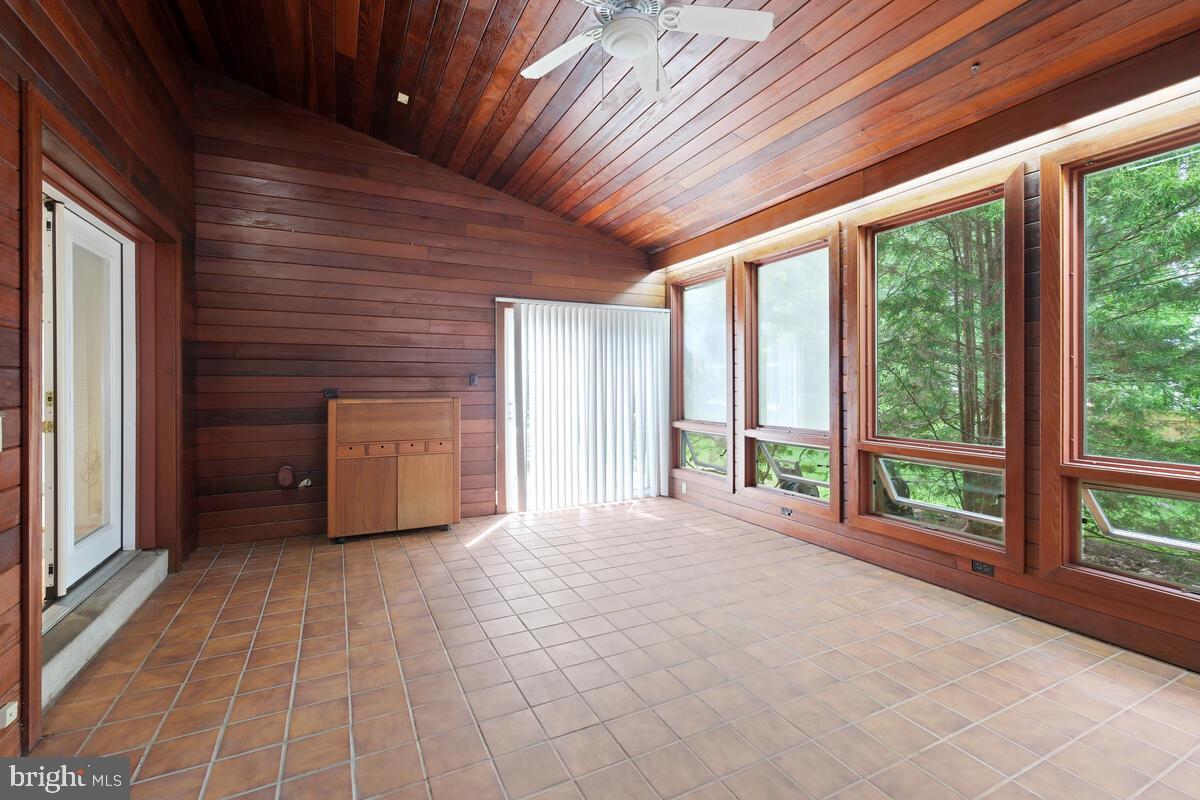 LUXMANOR - Residential