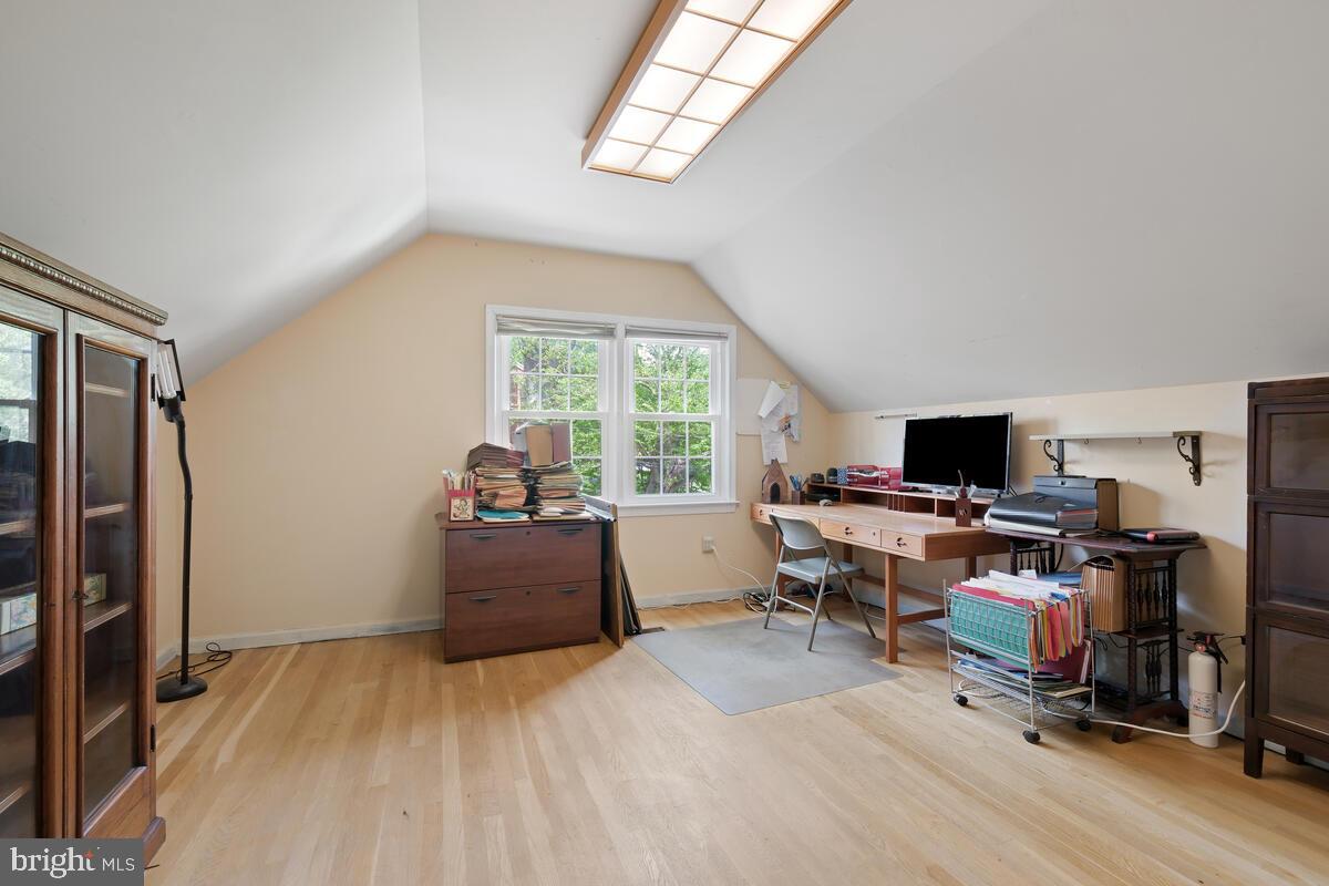 LUXMANOR - Residential