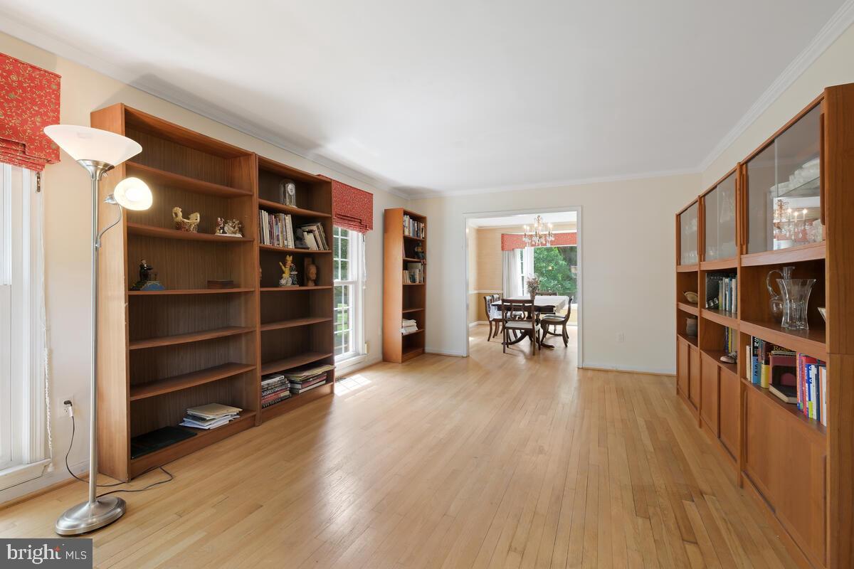 LUXMANOR - Residential