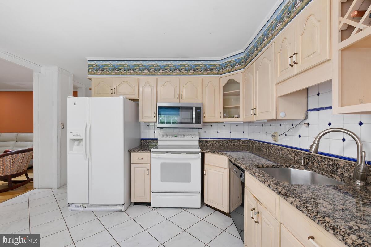 LUXMANOR - Residential