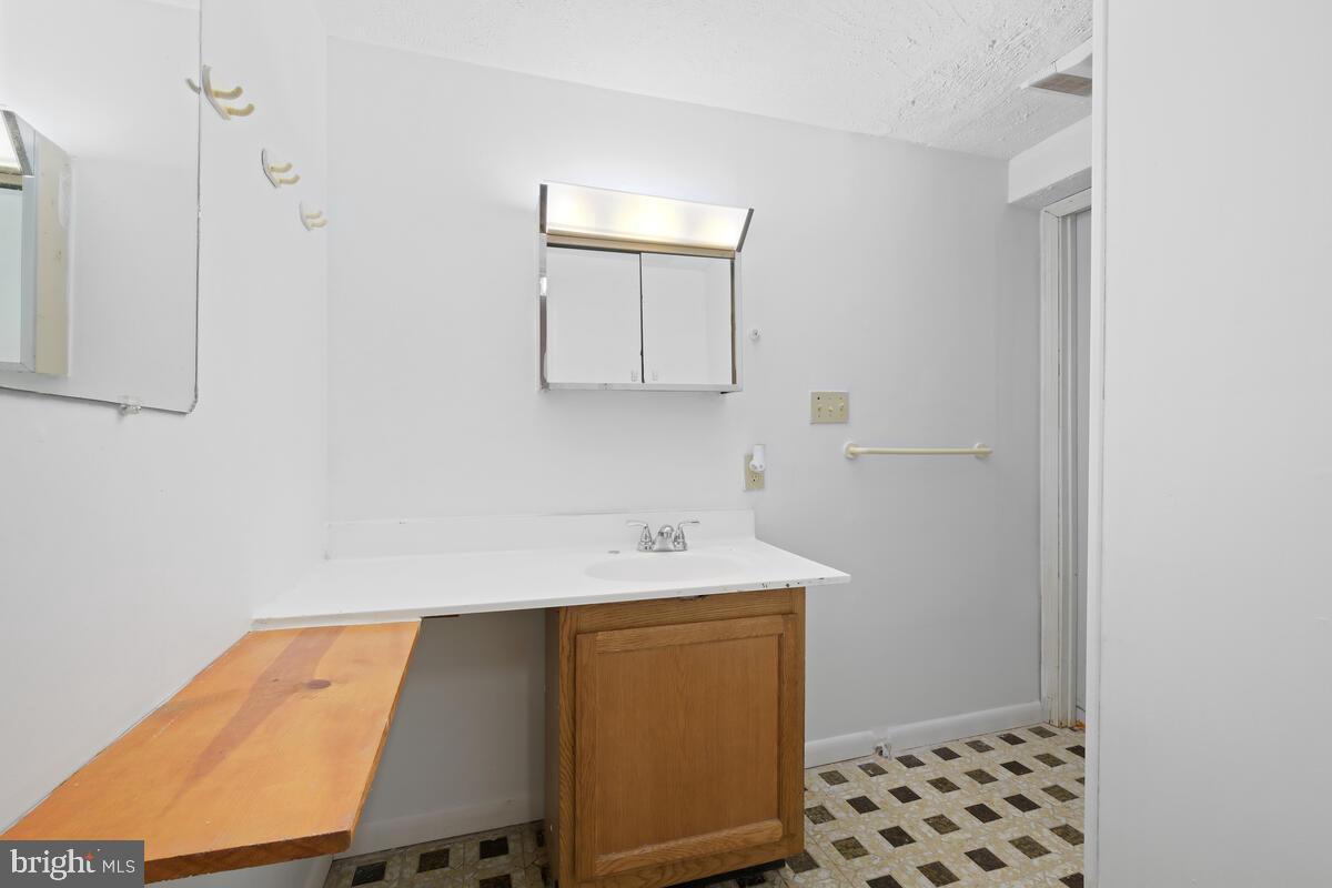 LUXMANOR - Residential