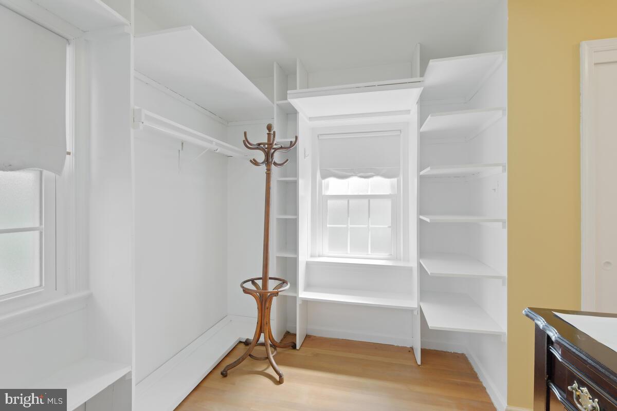 LUXMANOR - Residential