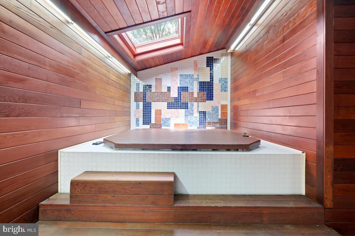 LUXMANOR - Residential