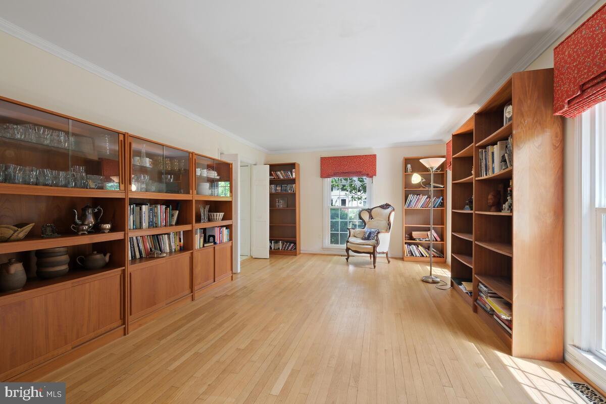 LUXMANOR - Residential