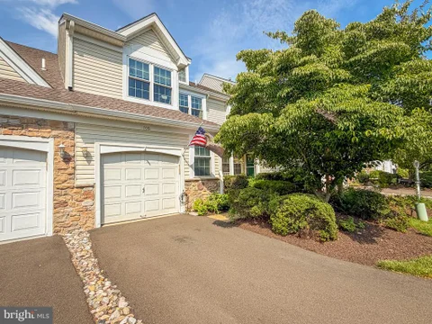 708 Harrowgate Ln Unit 66, New Hope, PA MLS: PABU2125674