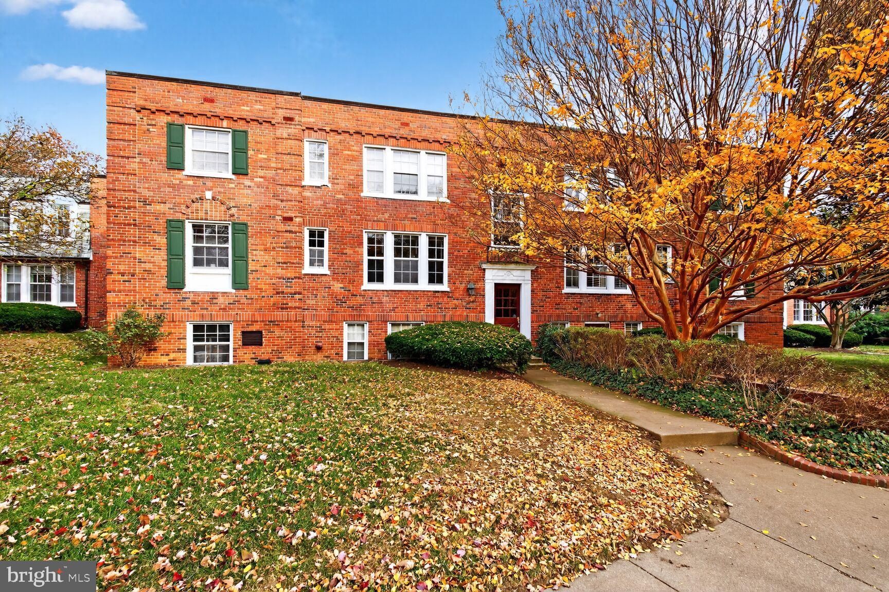 1729 N QUEENS LANE N 1-116