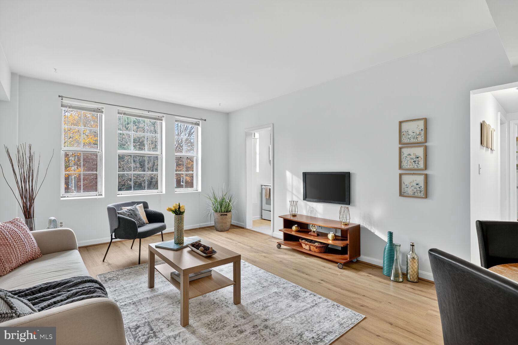 1729 N QUEENS LANE N 1-116