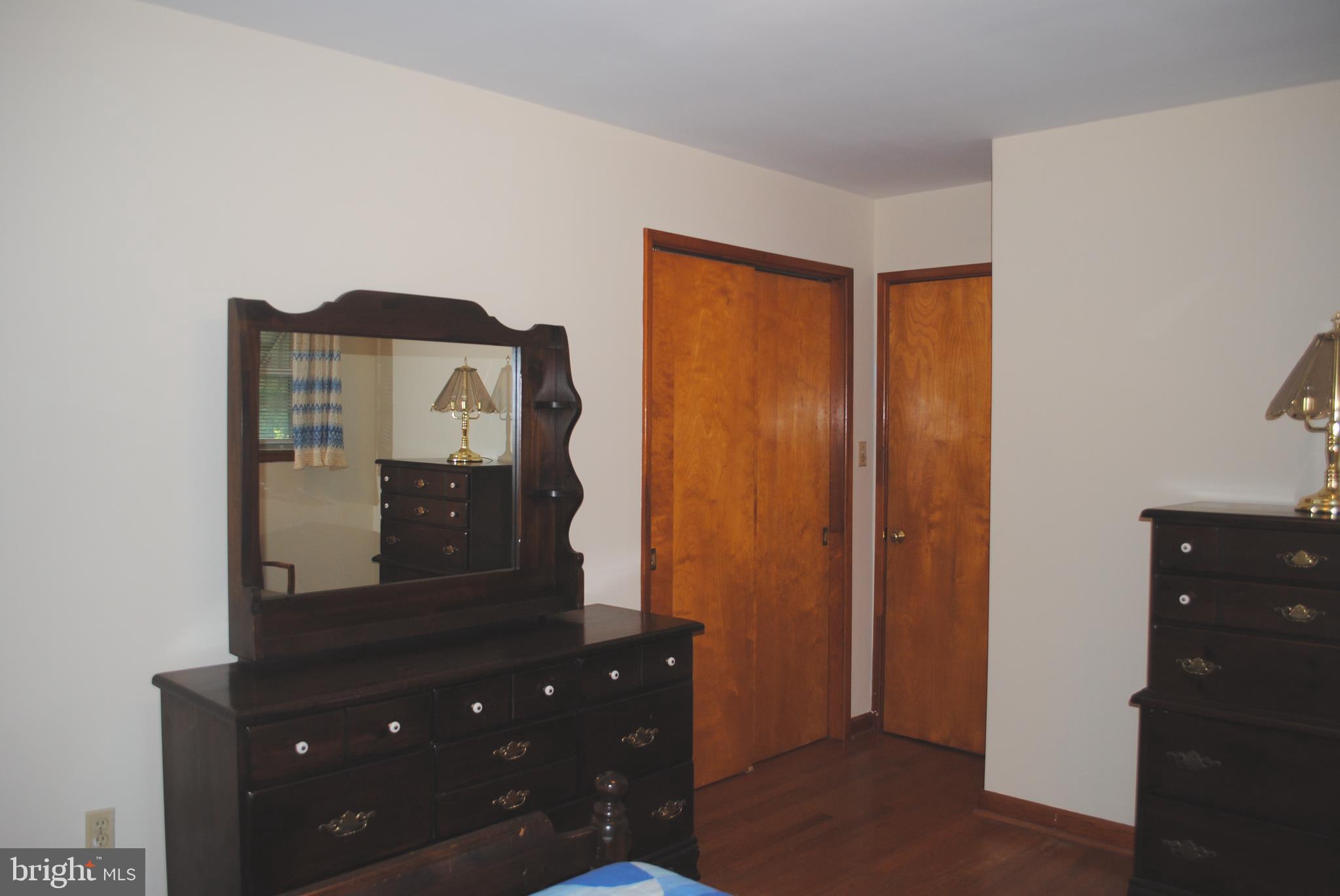 SOUTH HAMPTON - Residential