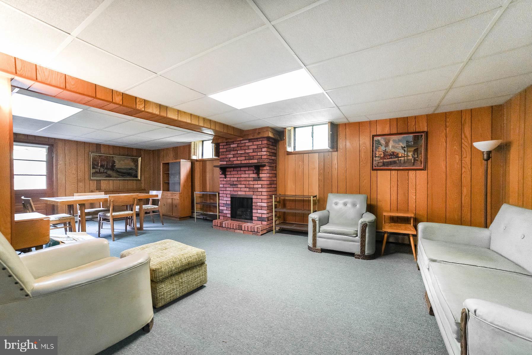 SOUTH HAMPTON - Residential