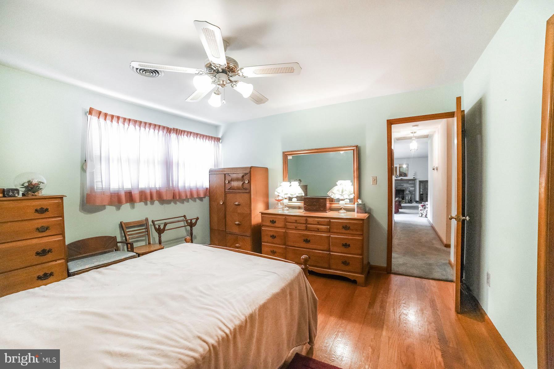 SOUTH HAMPTON - Residential