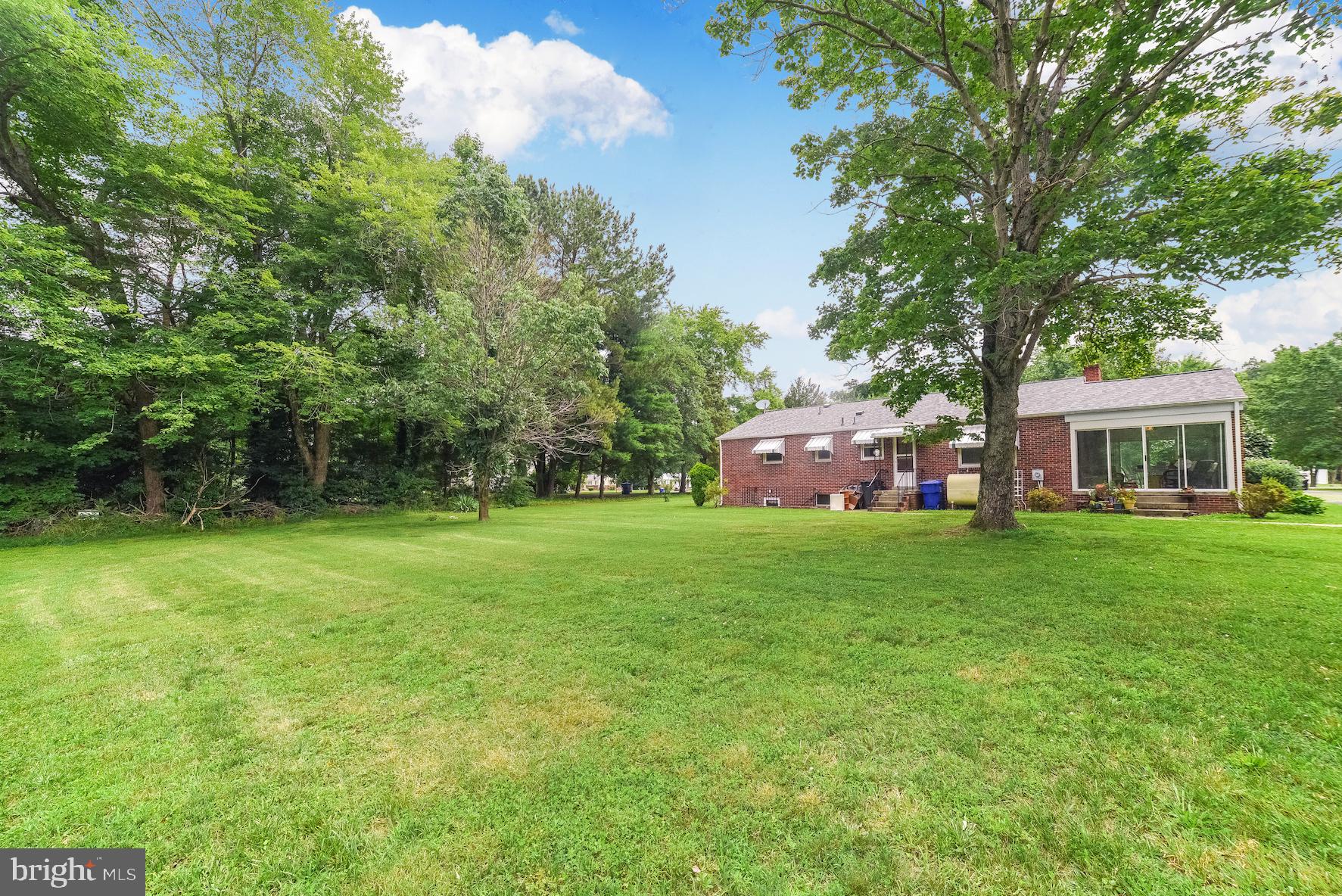 SOUTH HAMPTON - Residential