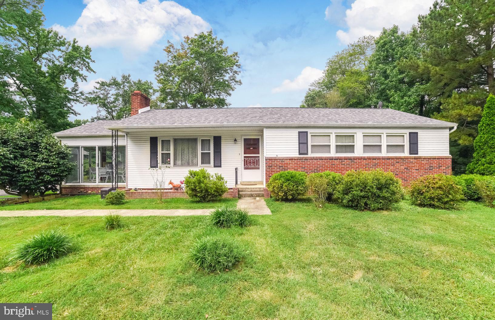 SOUTH HAMPTON - Residential