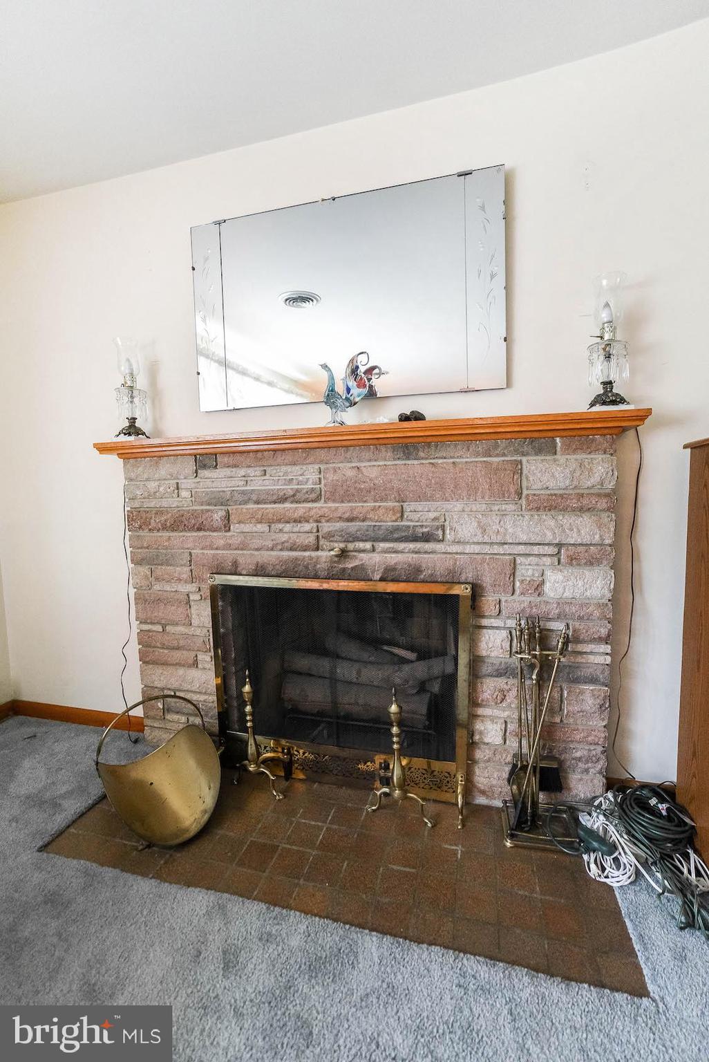 SOUTH HAMPTON - Residential