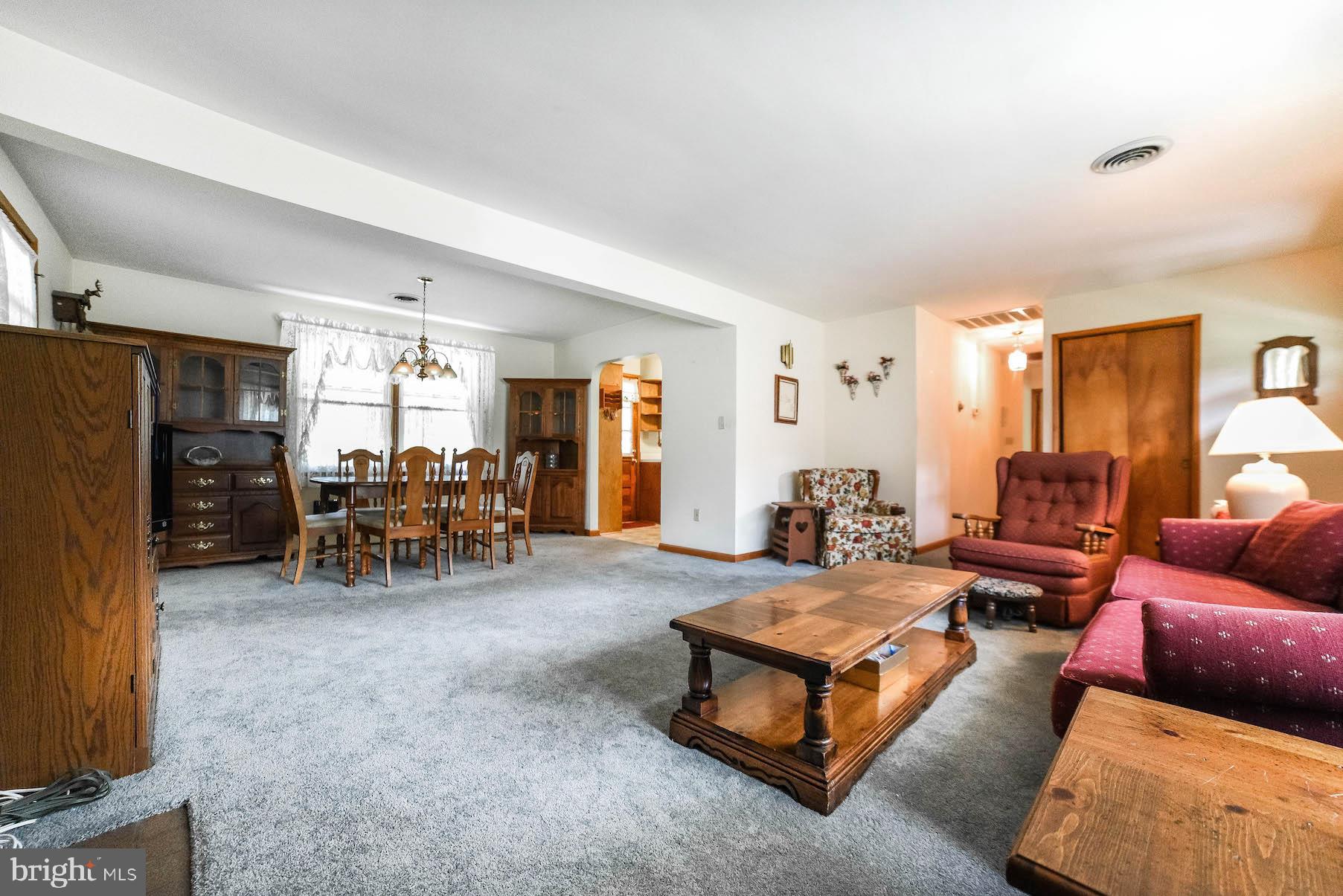 SOUTH HAMPTON - Residential