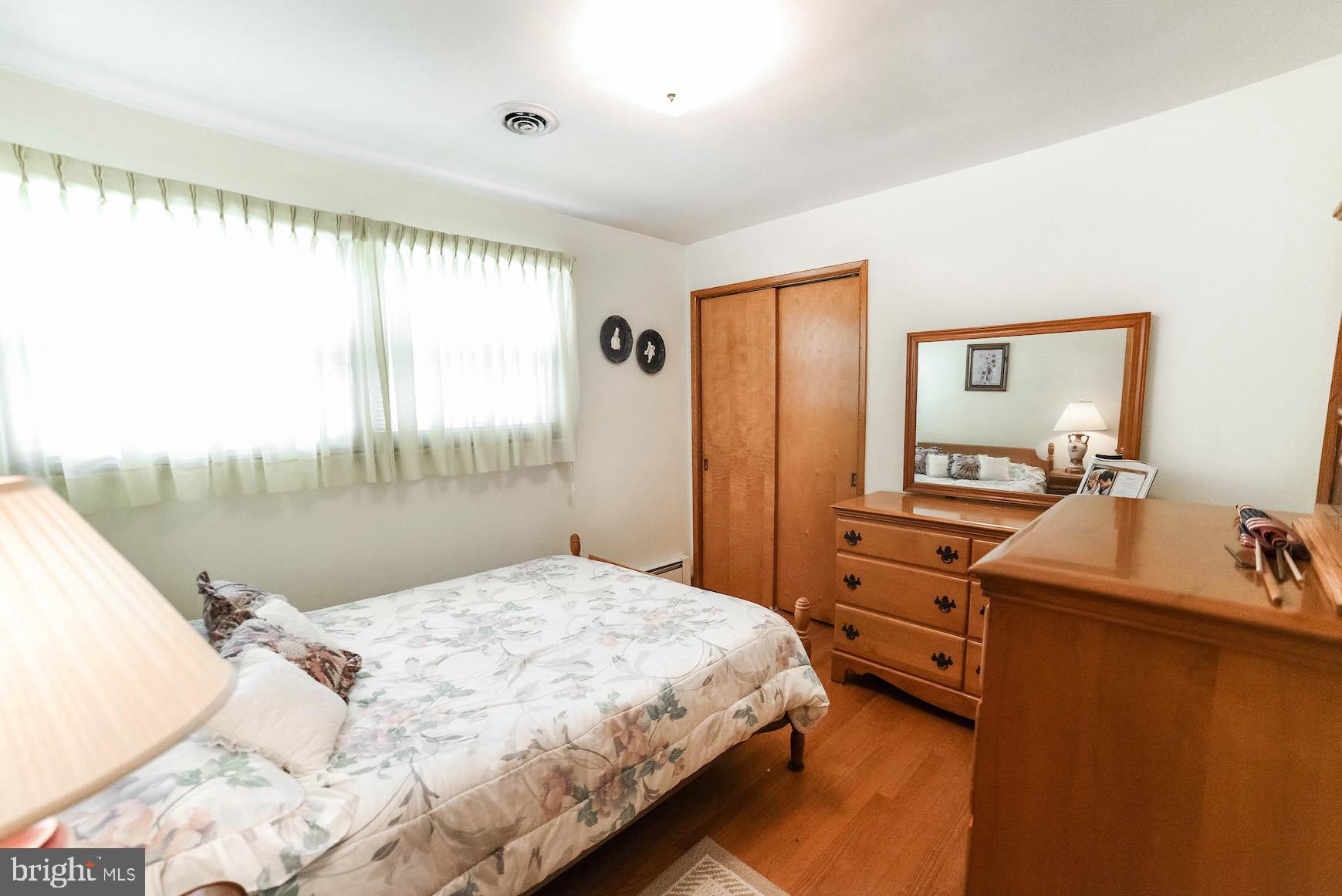 SOUTH HAMPTON - Residential