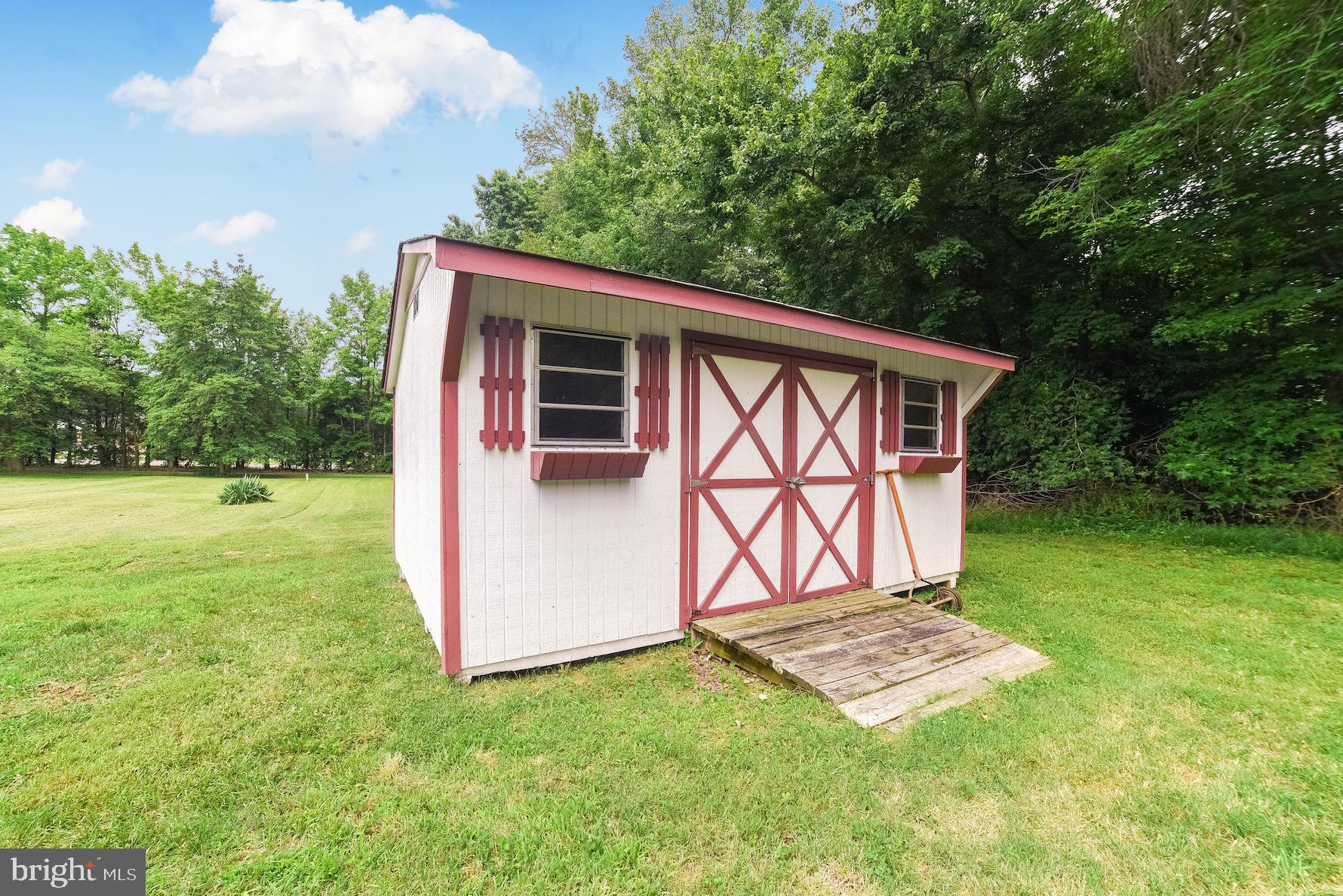 SOUTH HAMPTON - Residential