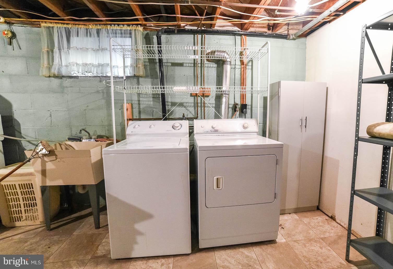 SOUTH HAMPTON - Residential