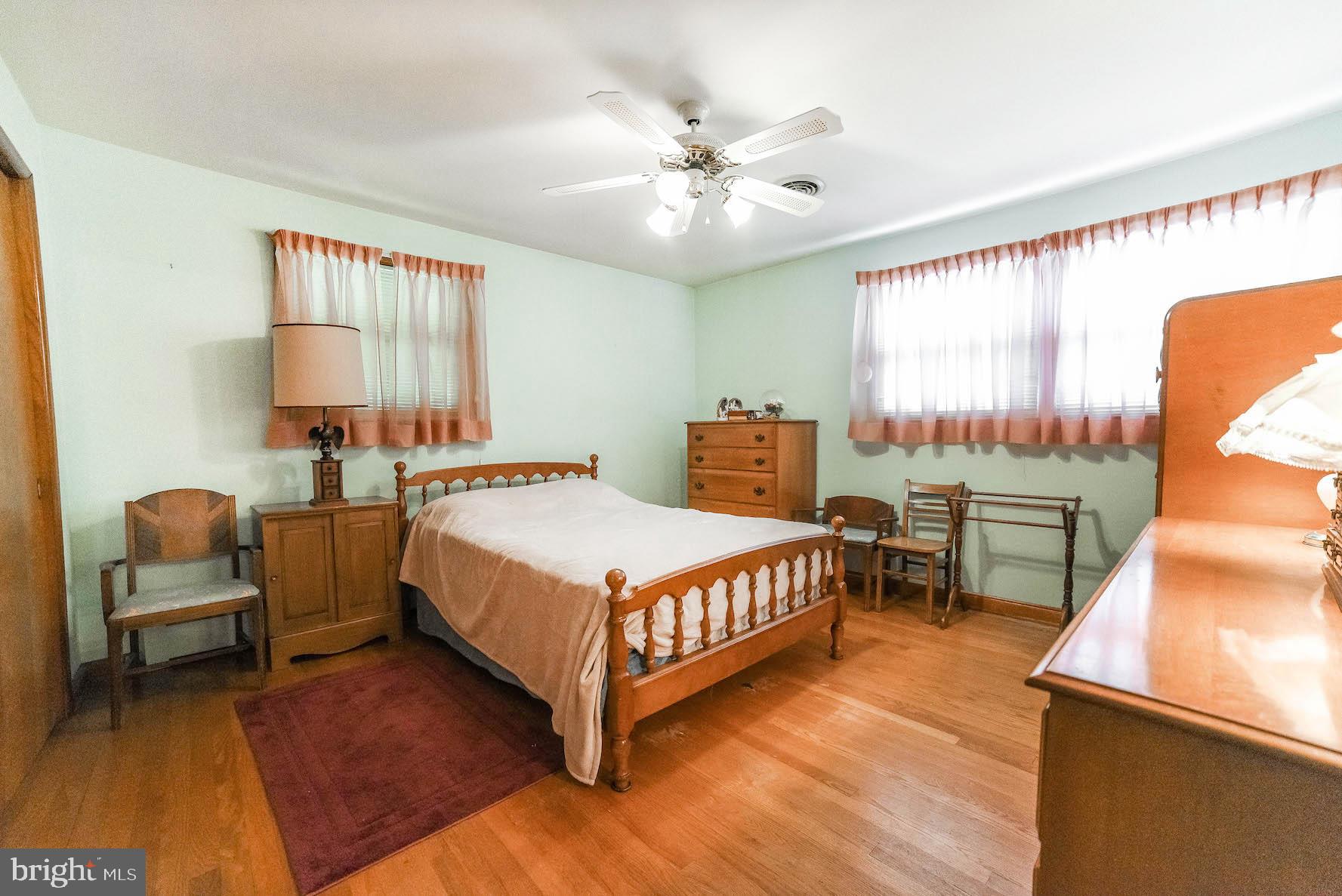 SOUTH HAMPTON - Residential