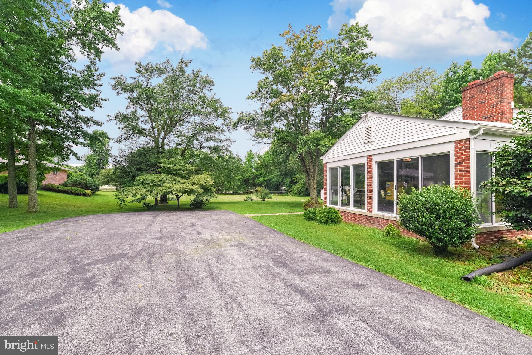 SOUTH HAMPTON - Residential