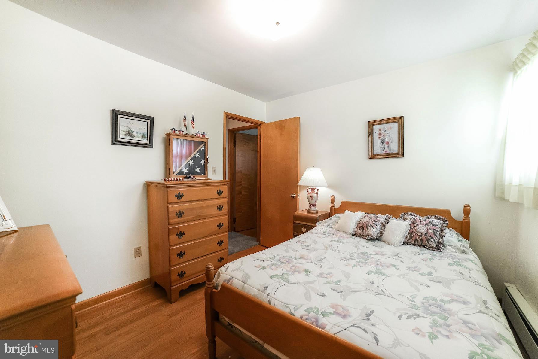 SOUTH HAMPTON - Residential