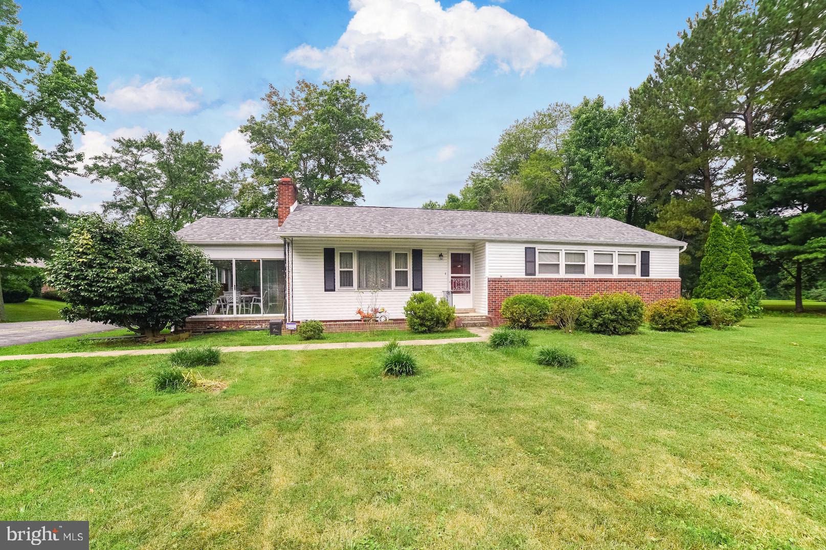 SOUTH HAMPTON - Residential