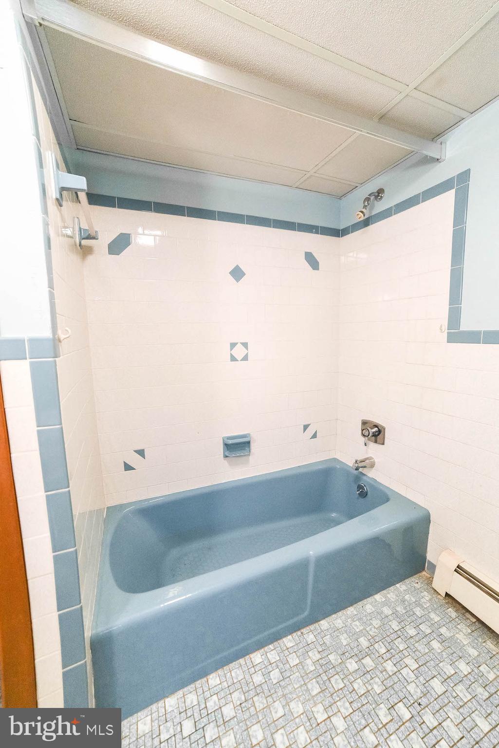 SOUTH HAMPTON - Residential