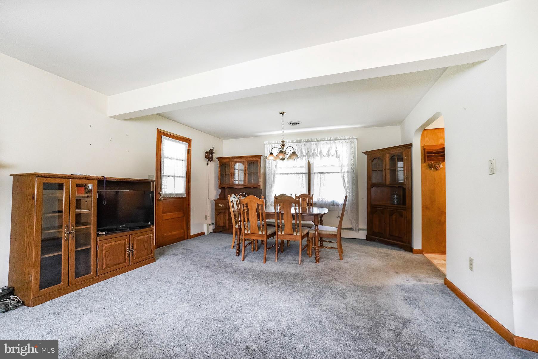 SOUTH HAMPTON - Residential