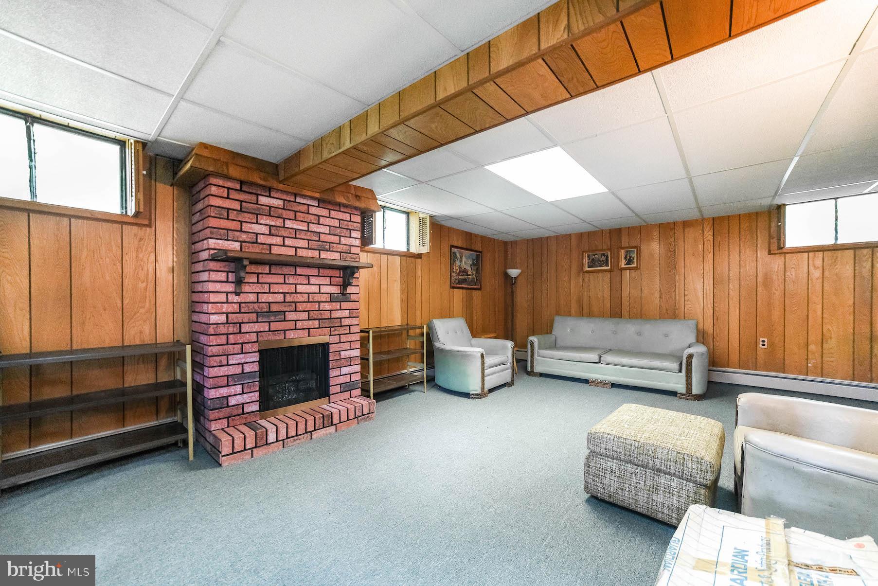 SOUTH HAMPTON - Residential