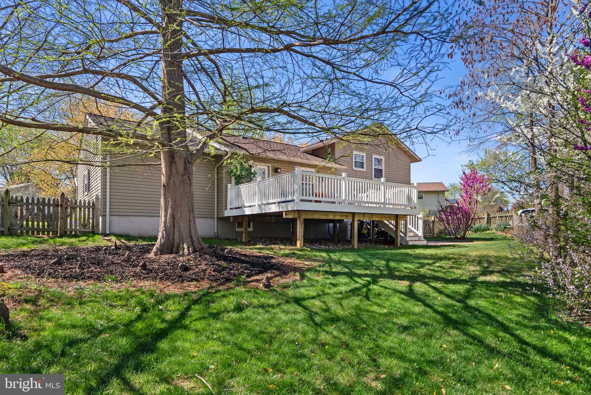 FLOWER HILL - Residential