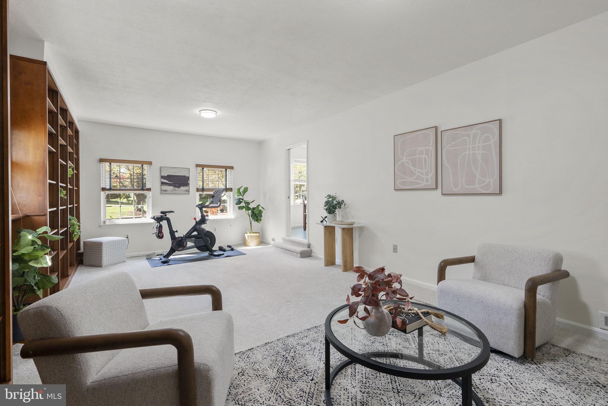 FLOWER HILL - Residential