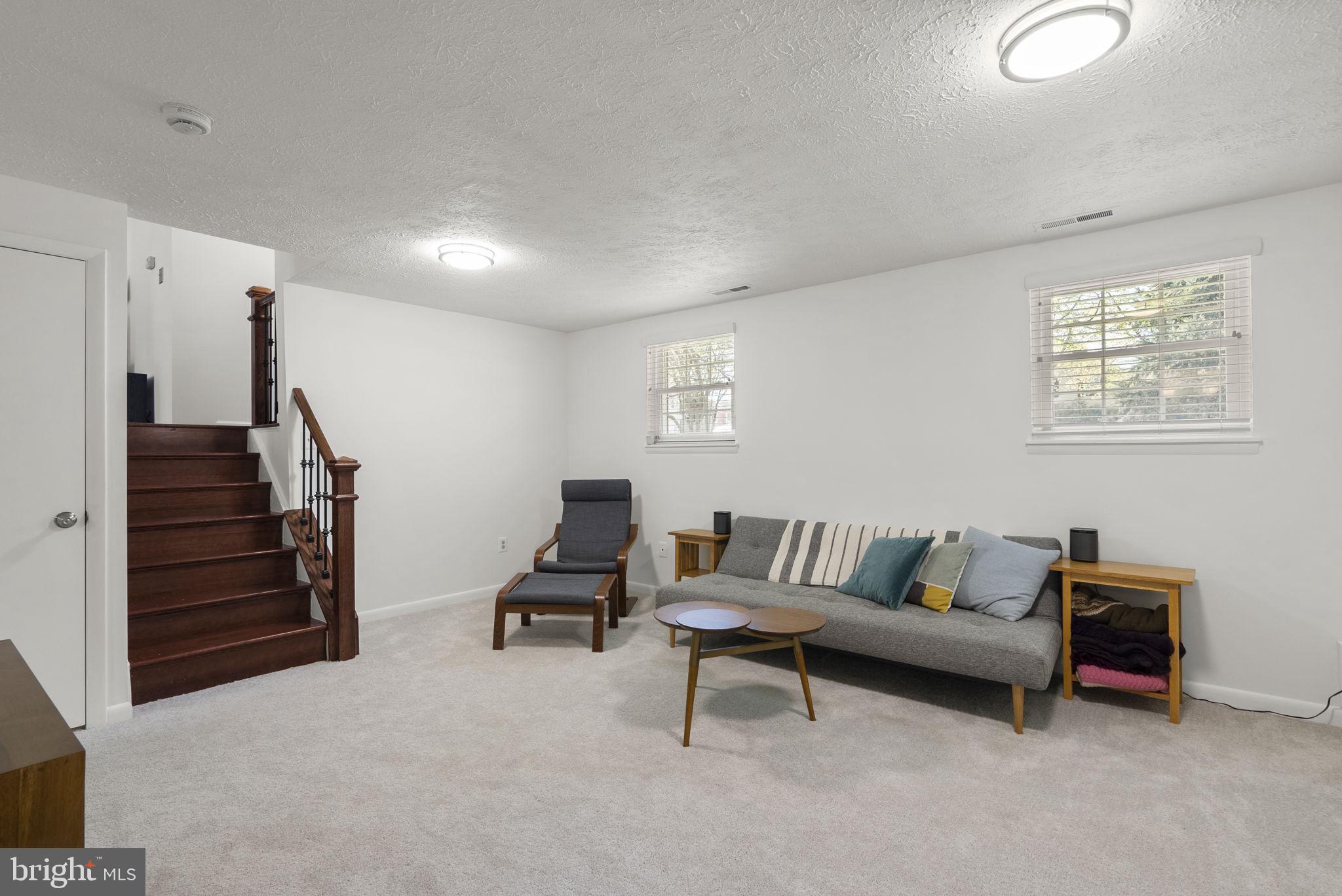 FLOWER HILL - Residential