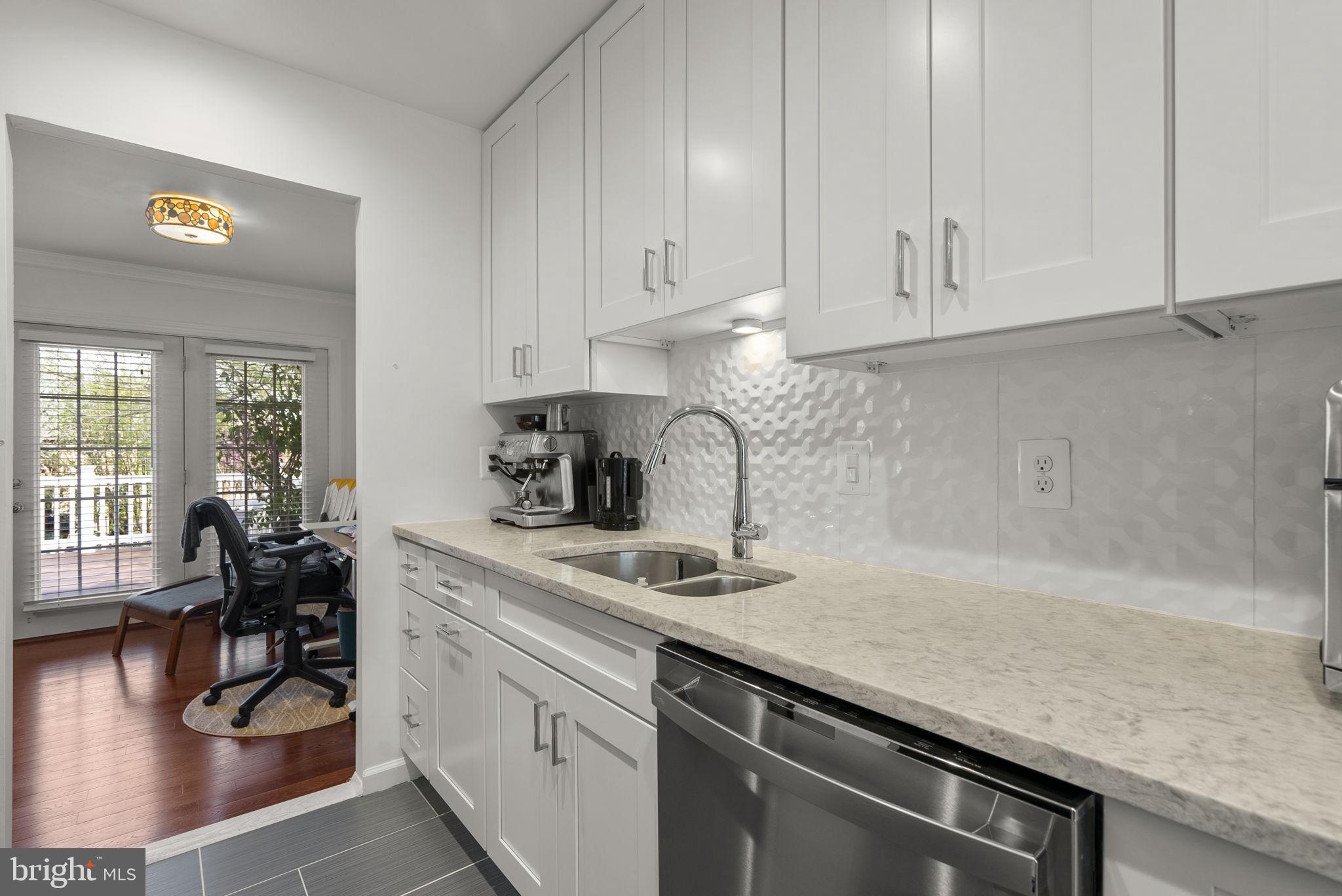 FLOWER HILL - Residential