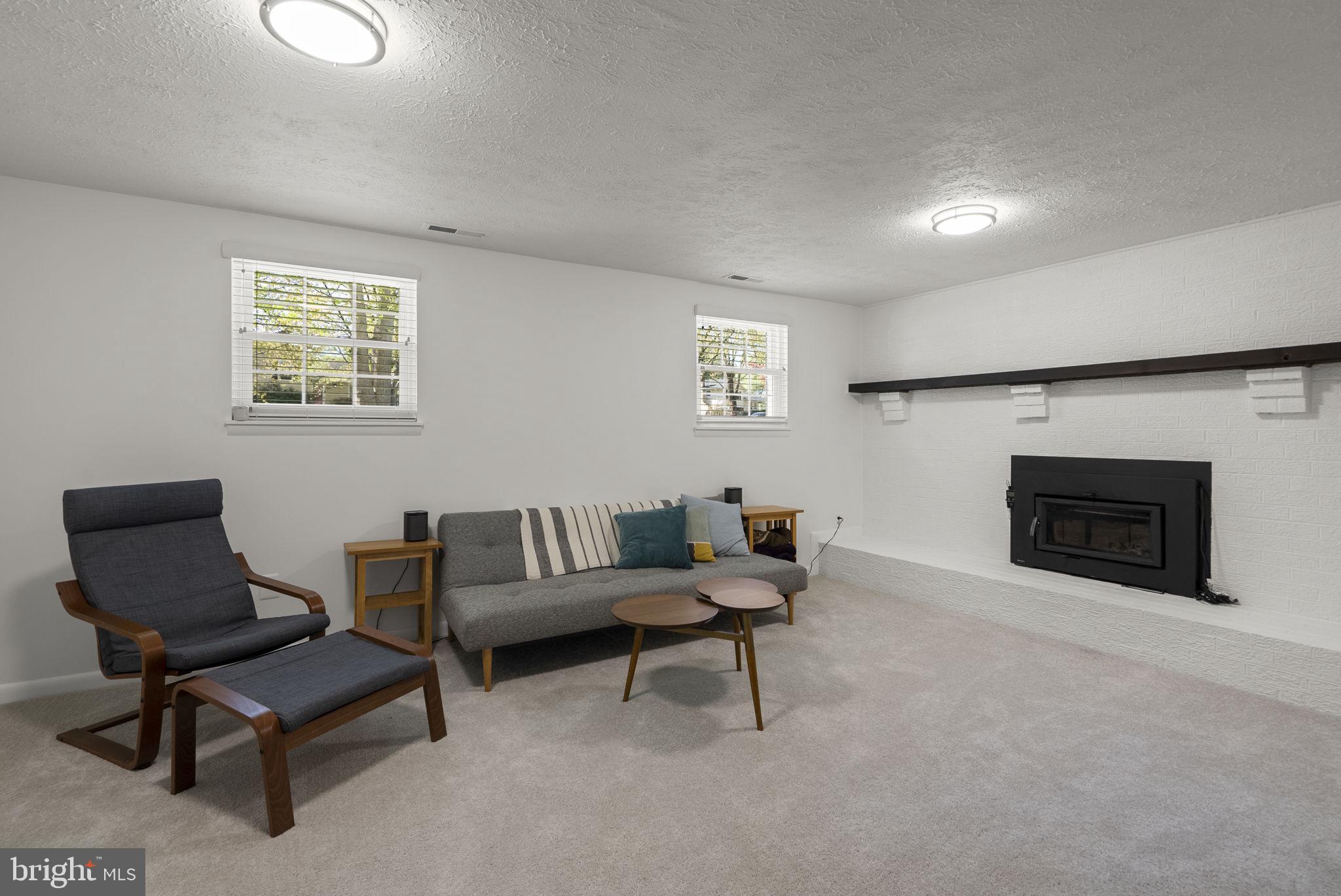 FLOWER HILL - Residential