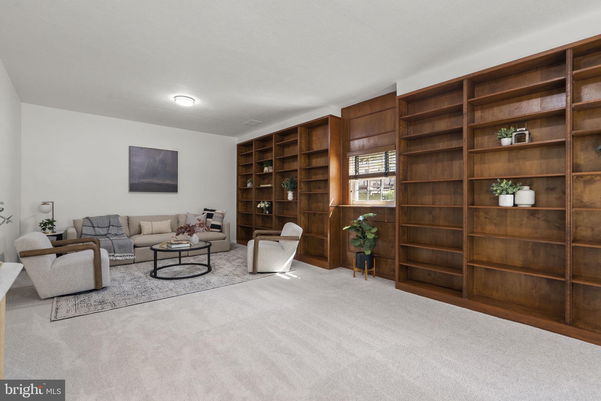 FLOWER HILL - Residential