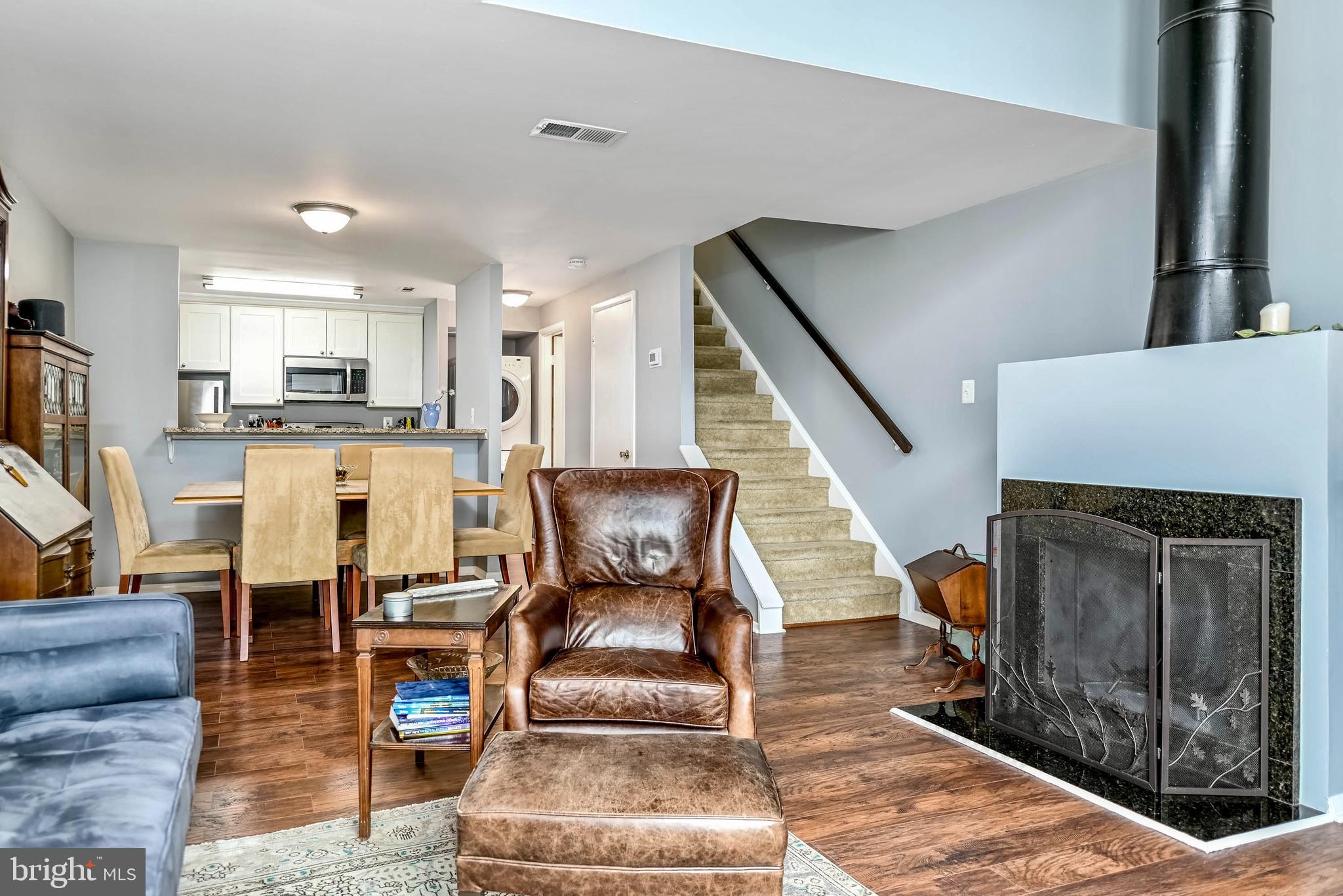 1054 MYCROFT COURT