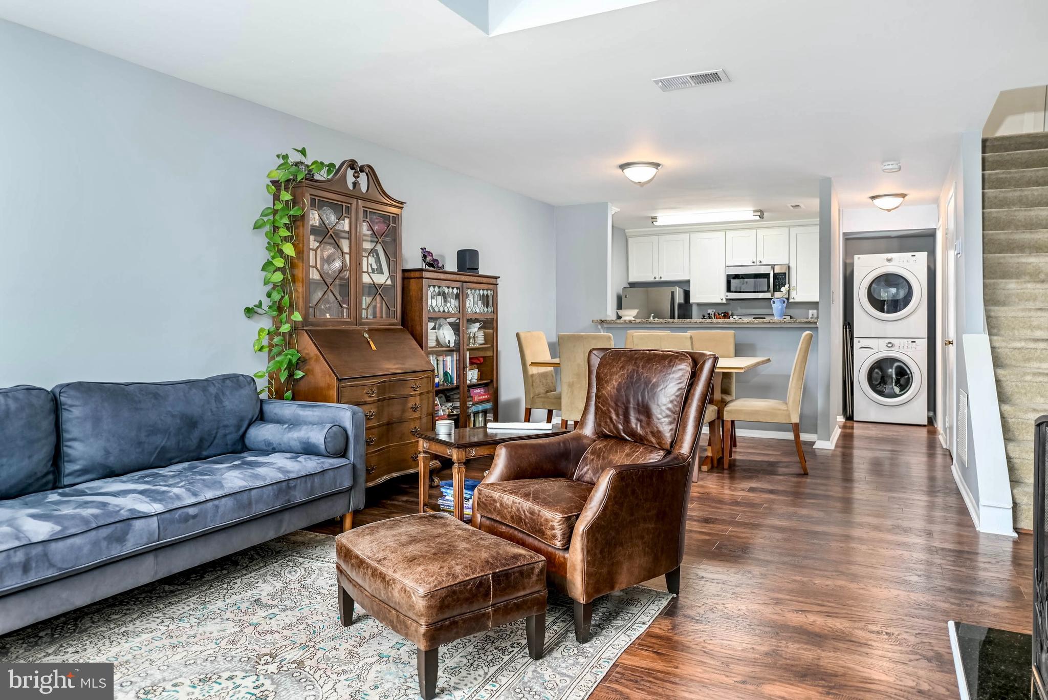 1054 MYCROFT COURT
