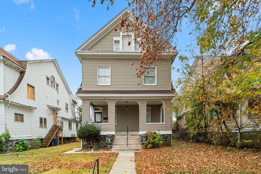 Exceptional Investment Opportunity!

This magnificent property offers three extremely spacious, fully separate units, each metered individually for convenience. Each unit boasts 3 large bedrooms, 1 full bathroom, and a well-equipped kitchen, providing ample space and comfort for tenants or homeowners. The layout is perfect for an owner-occupant who wants to live in one unit while renting out the others for income. Don't miss out on this rare chance to own a prime investment property with tremendous potential!