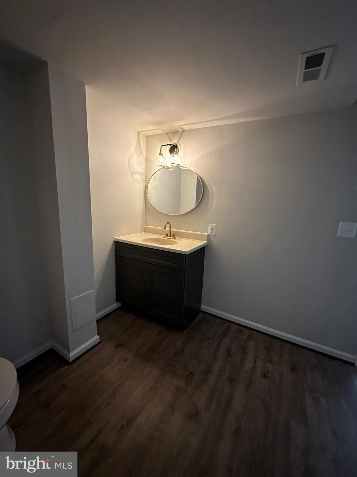 WALNUT HILLS - Residential