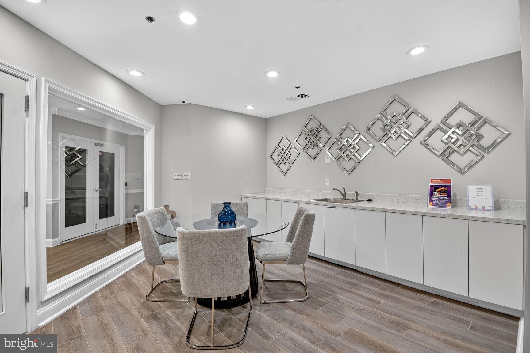 WESTVIEW AT BALLSTON METRO - Residential