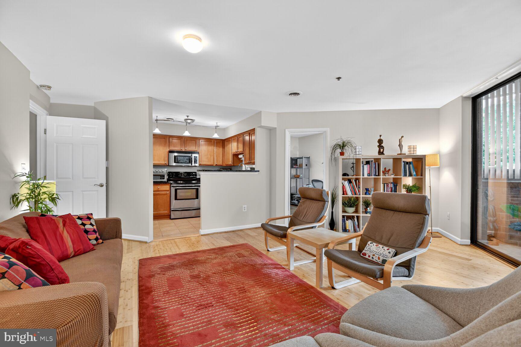 1001 N VERMONT STREET 102