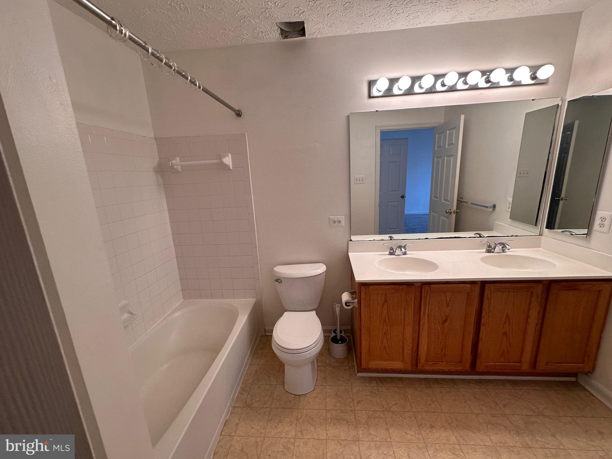 LOHR'S ORCHARD - Residential Lease