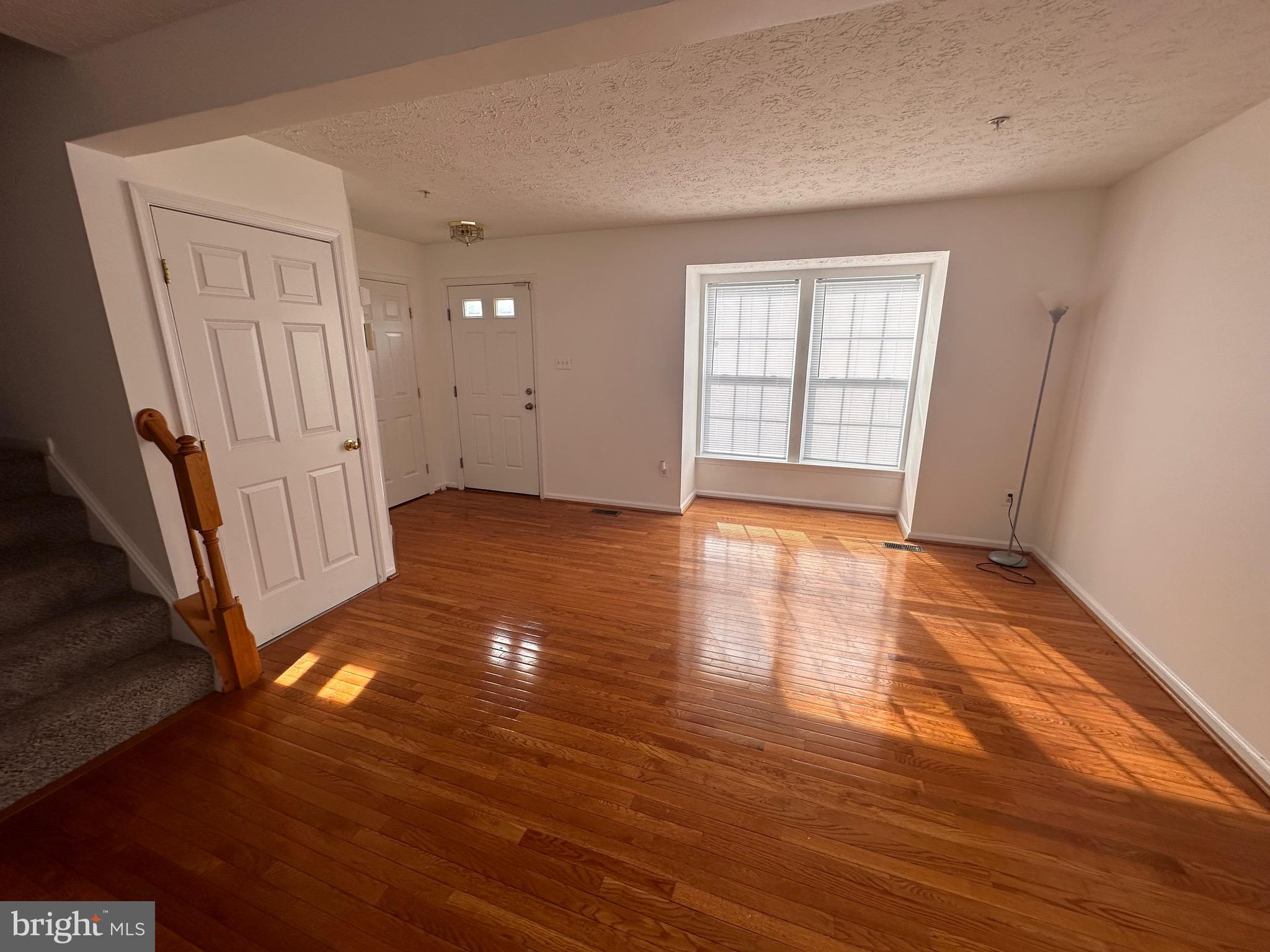 LOHR'S ORCHARD - Residential Lease