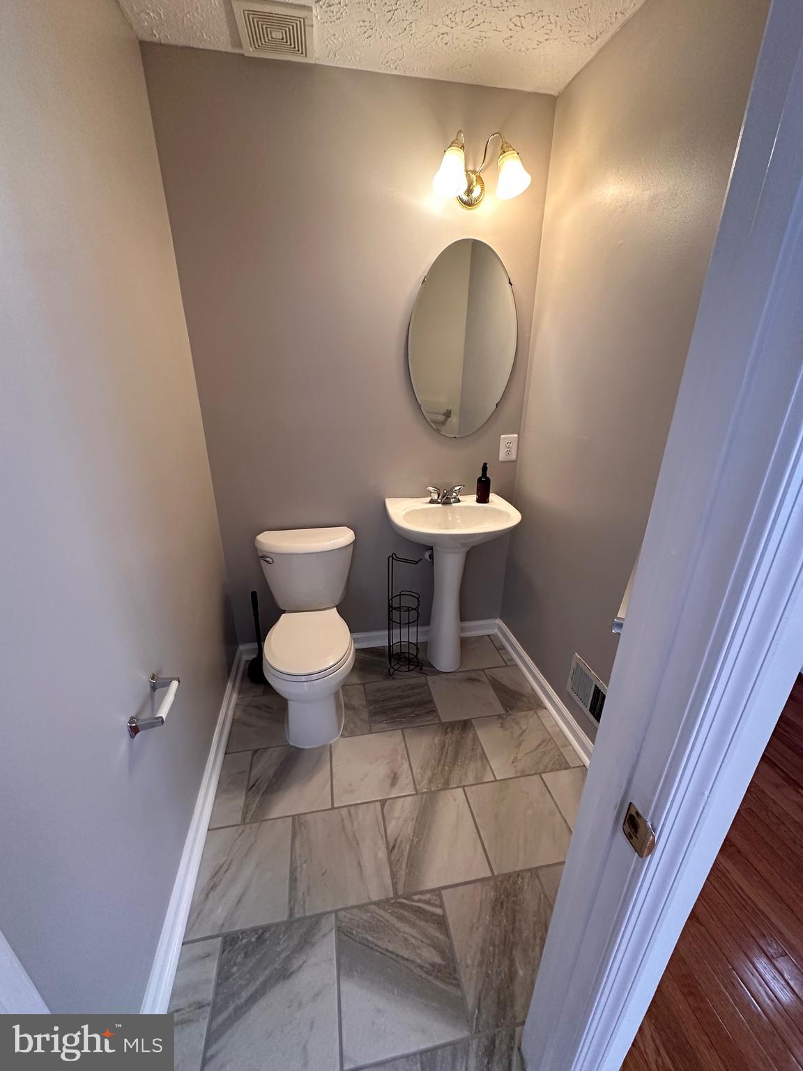 LOHR'S ORCHARD - Residential Lease