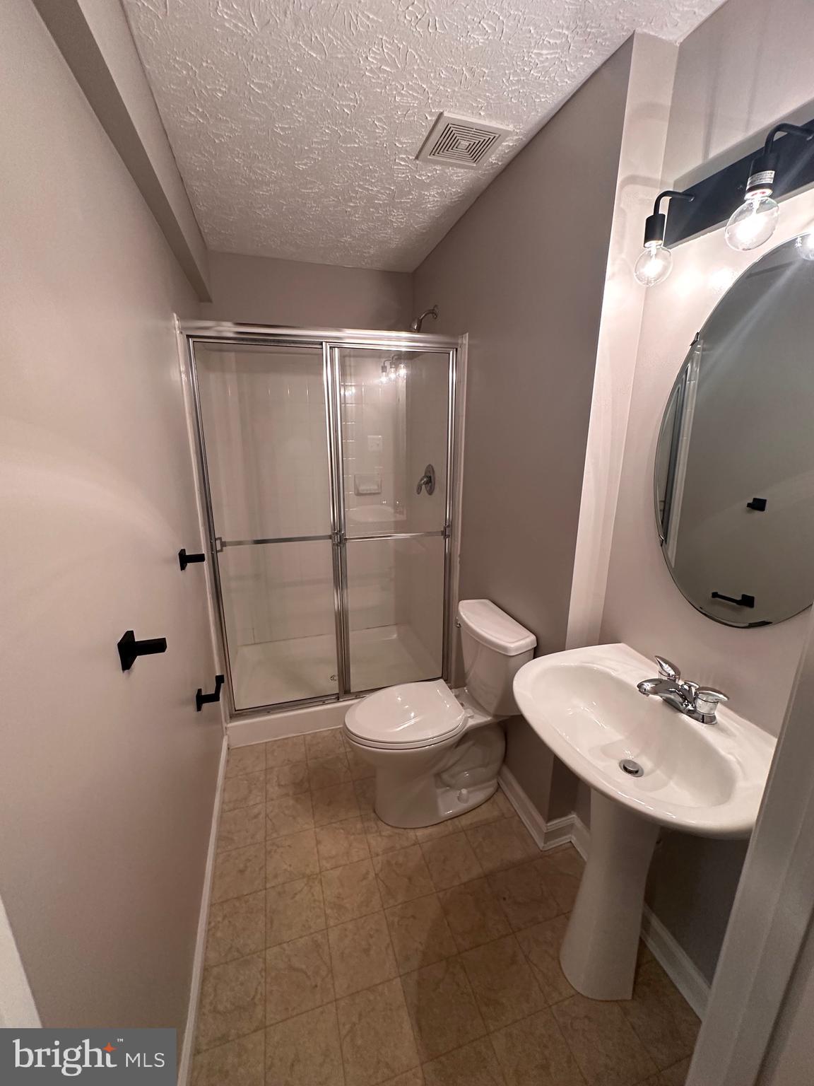 LOHR'S ORCHARD - Residential Lease