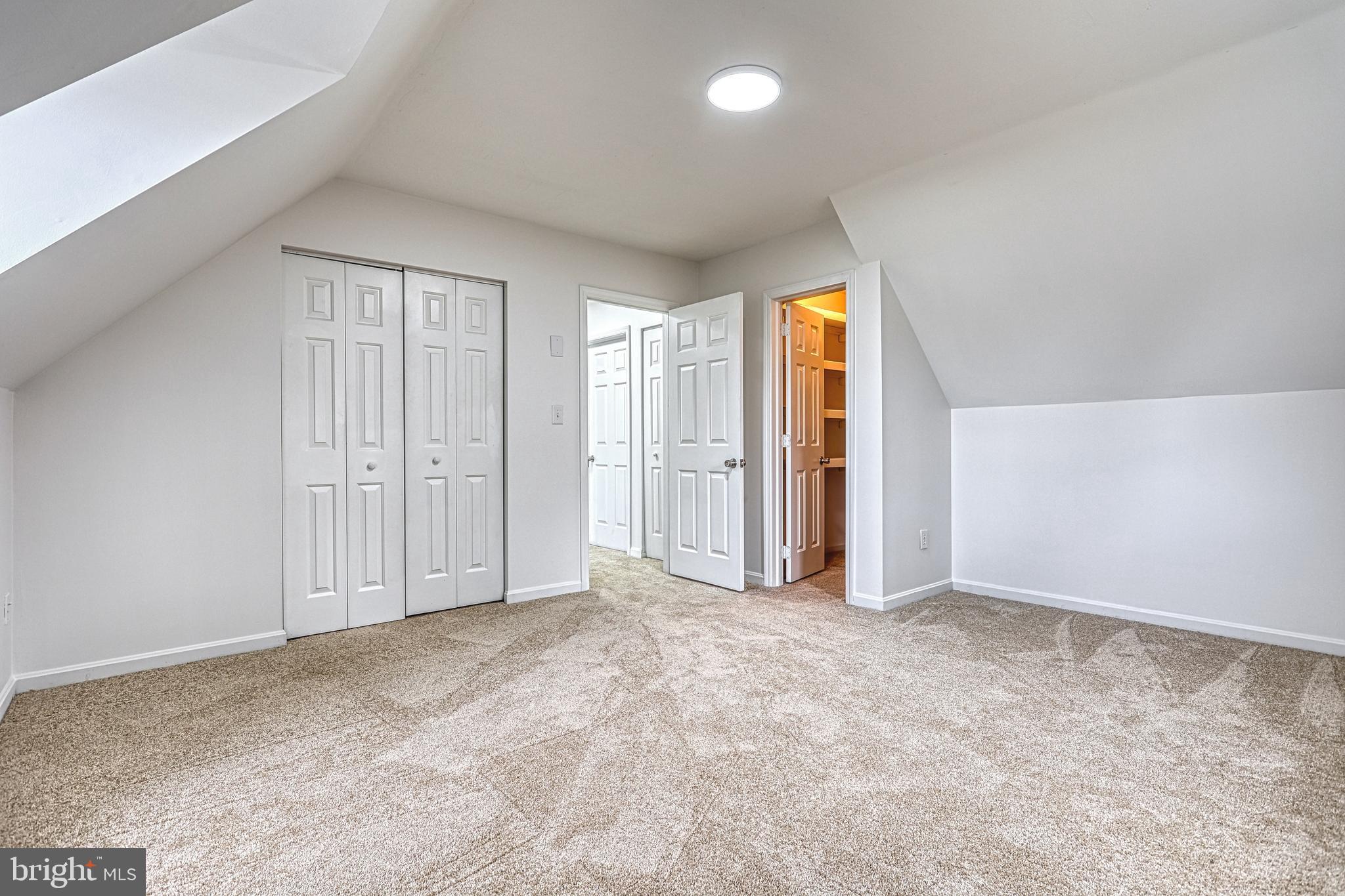 WASHINGTON SQUARE - Residential