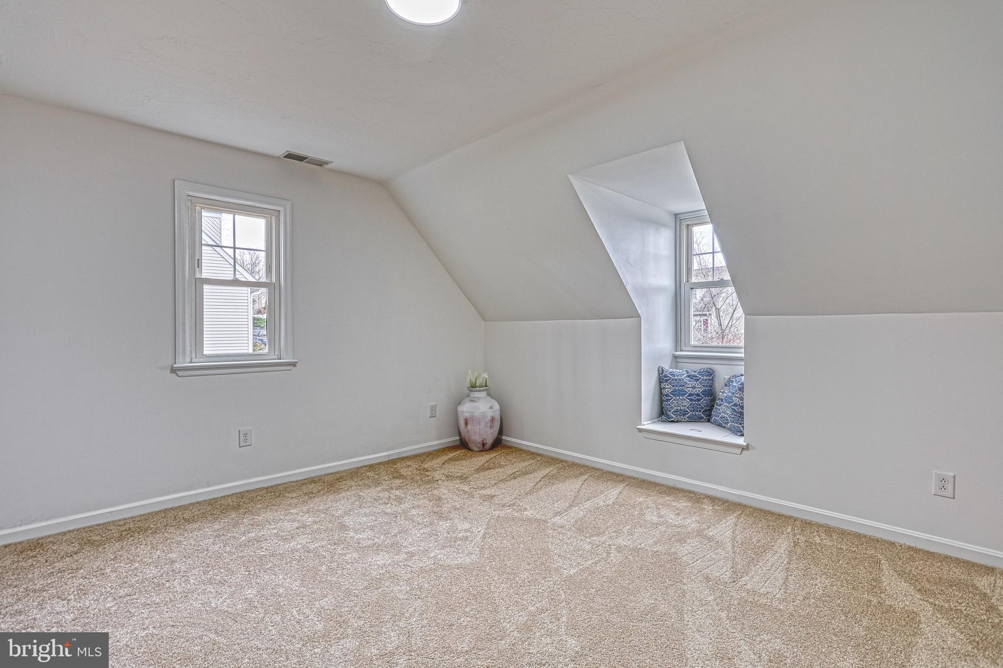 WASHINGTON SQUARE - Residential