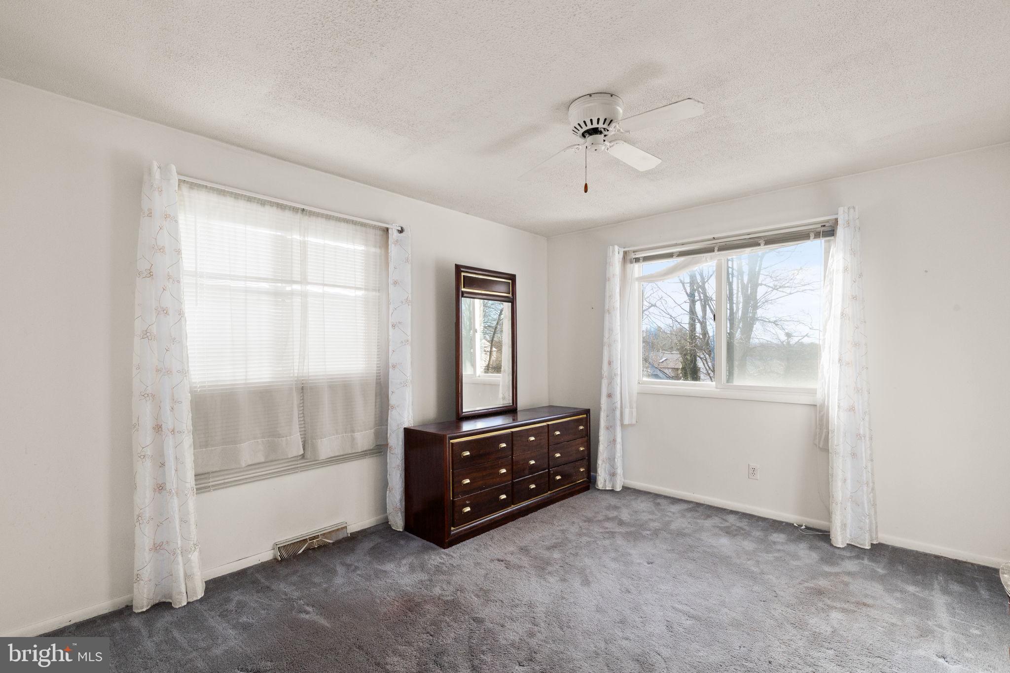 PRESTON MANOR - Residential