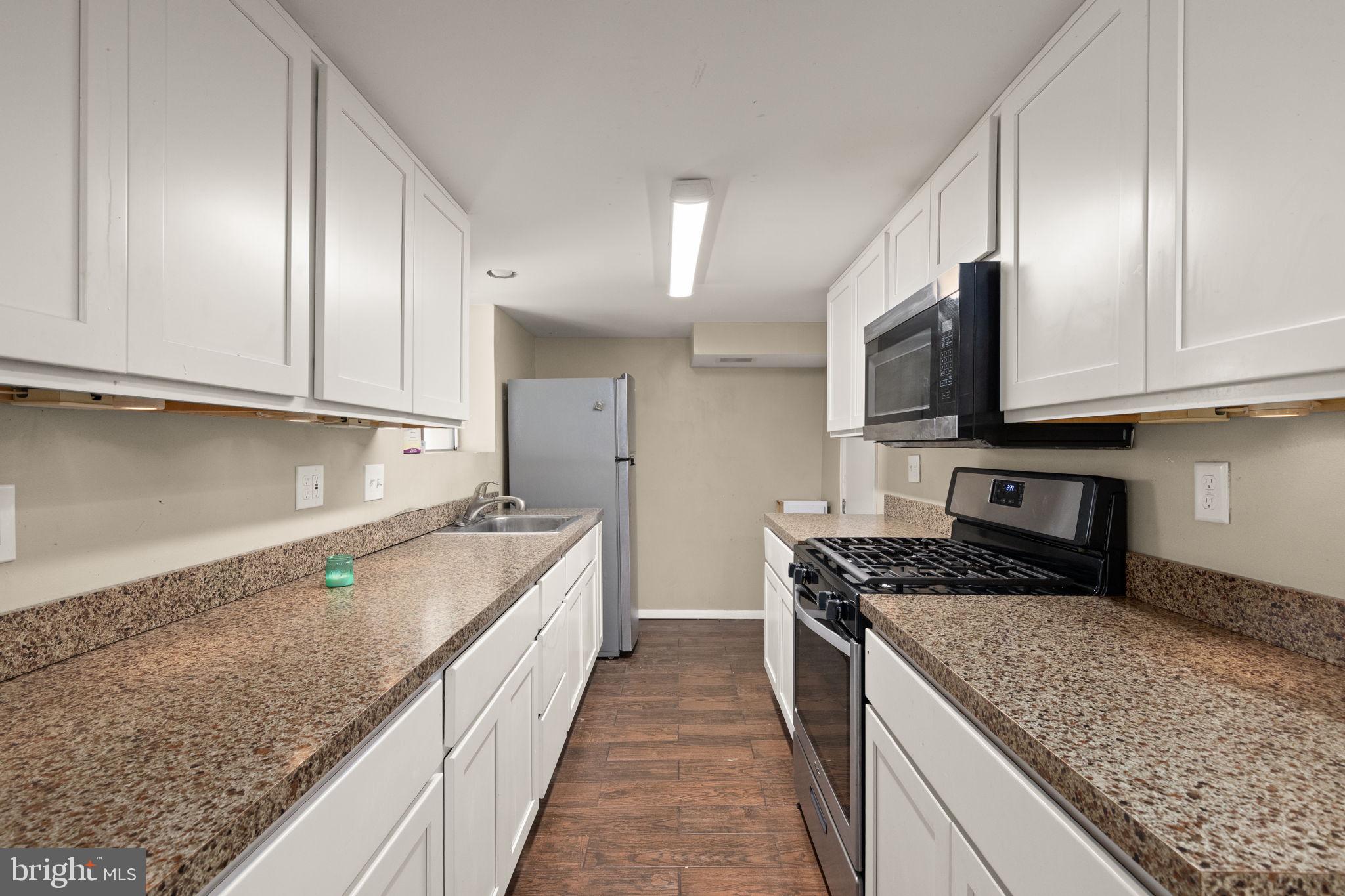 PRESTON MANOR - Residential